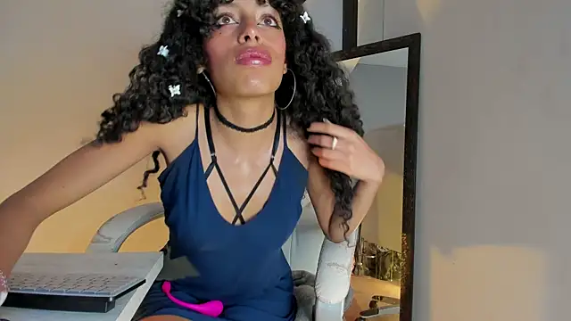 Snapshot of Tamia_25 chatting on 13, 5, 2026 Tamia 25 online show from 13, 5, 2026