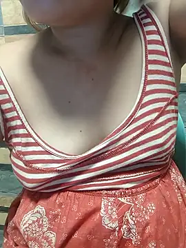 Snapshot of squirtshantal chatting on 10, 5, 2026 squirtshantal online show from 10, 5, 2026