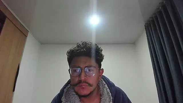 Snapshot of JhonnyRey27 chatting on 28, 2, 2026 JhonnyRey27 online show from 28, 2, 2026