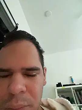 awesomemilkss online show from 18, 4, 2026