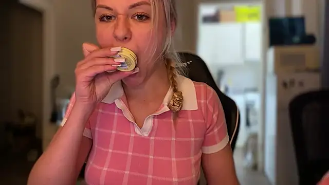 Leylia Lily online show from 20, 5, 2026