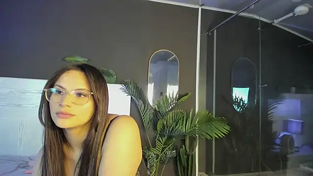 Snapshot of Mia_noiir chatting on 6, 5, 2026 Mia noiir online show from 6, 5, 2026