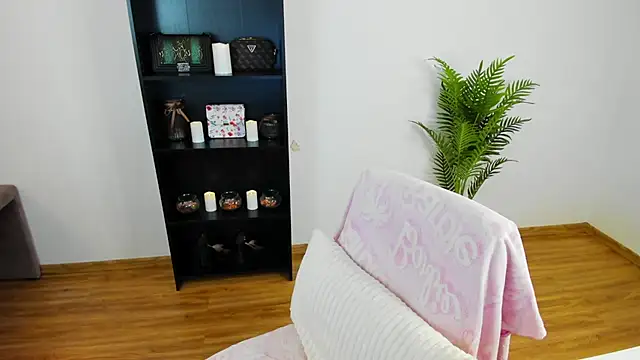 khloe starrr online show from 16, 4, 2026