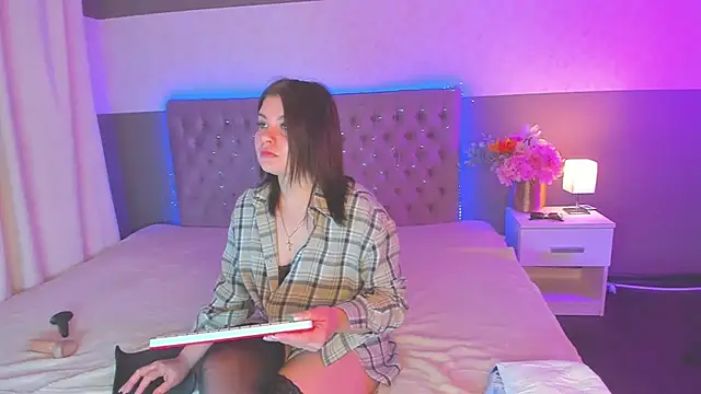 AmandaHoppe online show from 2, 4, 2026