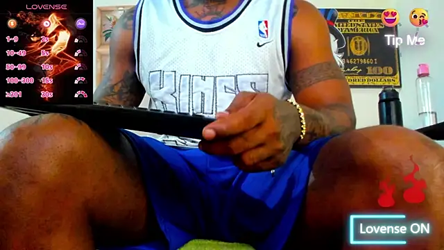 Snapshot of ZIANY_25CM chatting on 4, 6, 2026 ZIANY 25CM online show from 4, 6, 2026