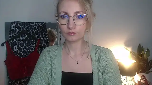 CinderellaMoon online show from 3, 4, 2026