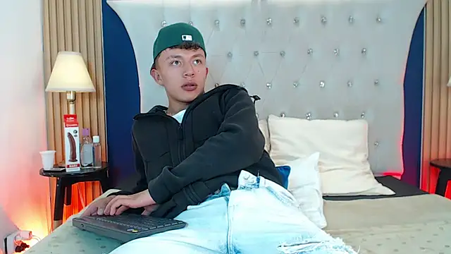 Dark Nico online show from 6, 3, 2026