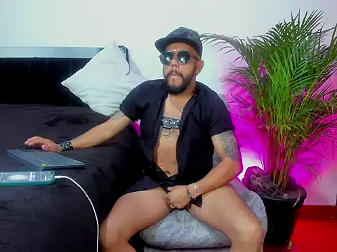 Snapshot of King_bear_25 chatting on 2, 3, 2026 King bear 25 online show from 2, 3, 2026