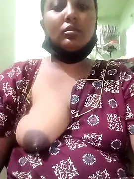 Snapshot of tamilkaviya431 chatting on 1, 4, 2026 tamilkaviya431 online show from 1, 4, 2026