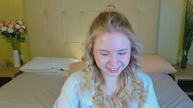 Linda  Bloom online show from 22, 3, 2026