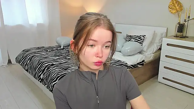 Snapshot of Violetta__Dreams chatting on 23, 2, 2026 Violetta Dreams online show from 23, 2, 2026