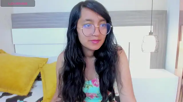 Snapshot of Emilyblussh chatting on 21, 2, 2026 Emilyblussh online show from 21, 2, 2026