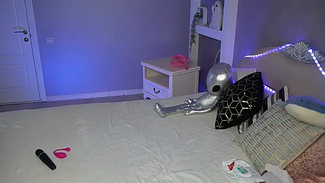 AlisMil online show from 19, 2, 2026