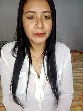 Snapshot of Gissele_Rubi chatting on 6, 3, 2026 Gissele Rubi online show from 6, 3, 2026