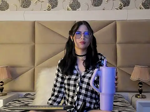 LilyClarck online show from 5, 3, 2026