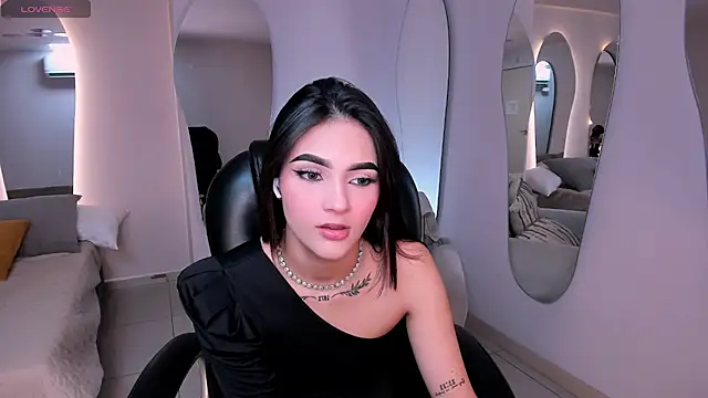 CarolineEvans x online show from 9, 3, 2026