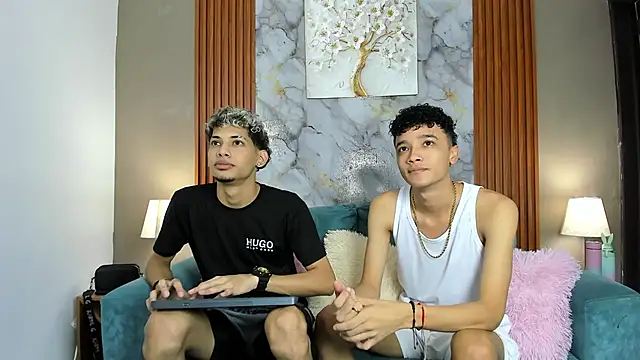 Snapshot of YOUNG_BOYS_HELL chatting on 24, 2, 2026 YOUNG BOYS HELL online show from 24, 2, 2026