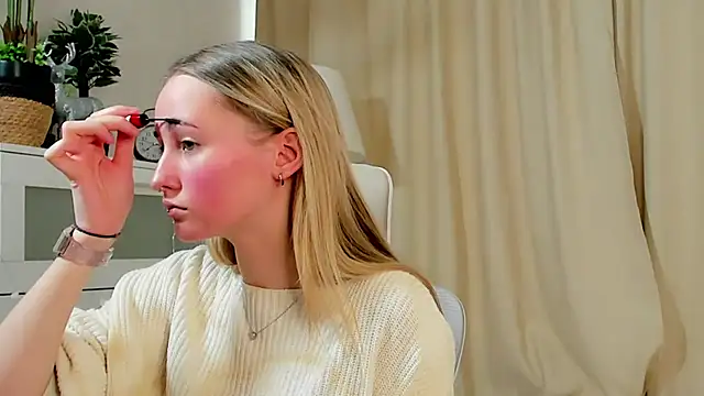 Snapshot of TraceeRebollar chatting on 17, 2, 2026 TraceeRebollar online show from 17, 2, 2026