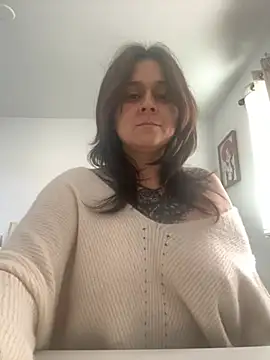 Snapshot of ValeValdez18 chatting on 15, 2, 2026 ValeValdez18 online show from 15, 2, 2026