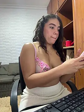 Snapshot of Luna_rousse26 chatting on 26, 5, 2026 Luna rousse26 online show from 26, 5, 2026