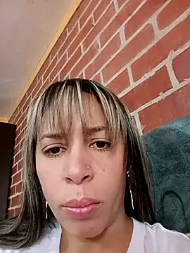 Snapshot of kiki_milu chatting on 2, 5, 2026 kiki milu online show from 2, 5, 2026