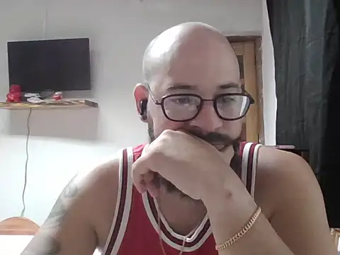 Snapshot of lachy2410 chatting on 14, 6, 2026 lachy2410 online show from 14, 6, 2026