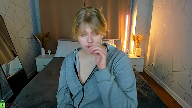 luna c0ra online show from 28, 2, 2026