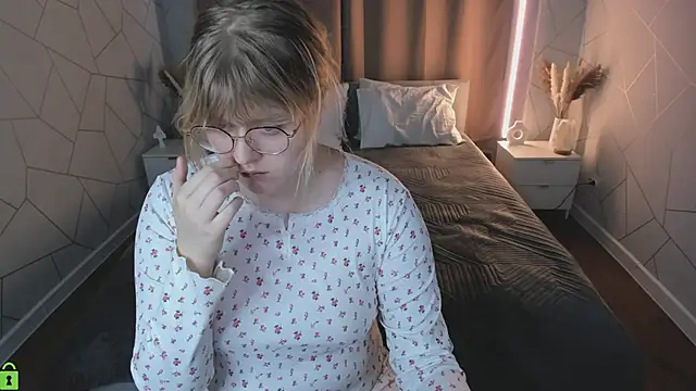 luna c0ra online show from 27, 3, 2026