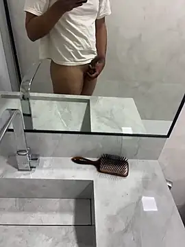 Snapshot of twink231 chatting on 10, 6, 2026 twink231 online show from 10, 6, 2026
