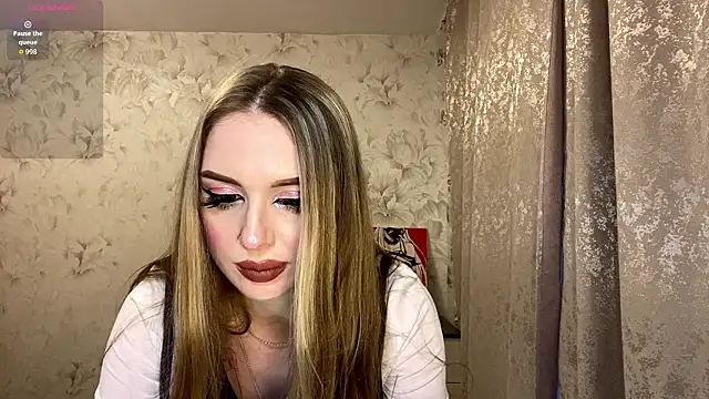 Snapshot of LeaClaerky chatting on 17, 3, 2026 LeaClaerky online show from 17, 3, 2026