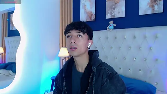 Snapshot of Aiden_Rivers_ chatting on 22, 4, 2026 Aiden Rivers online show from 22, 4, 2026