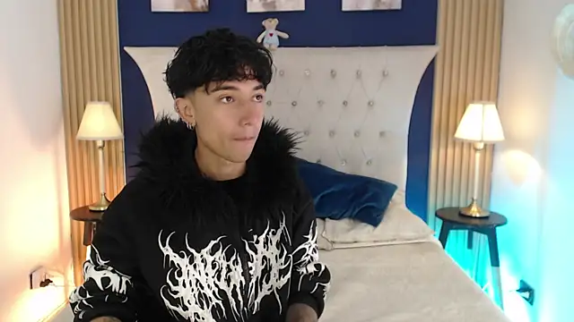 Snapshot of Aiden_Rivers_ chatting on 1, 7, 2026 Aiden Rivers online show from 1, 7, 2026