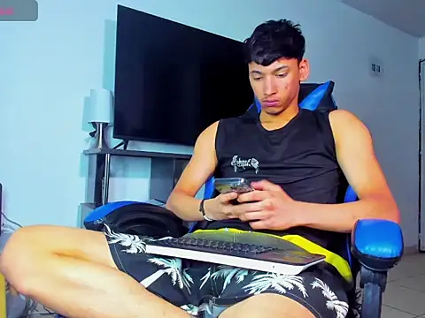 Lyam Russo online show from 15, 4, 2026