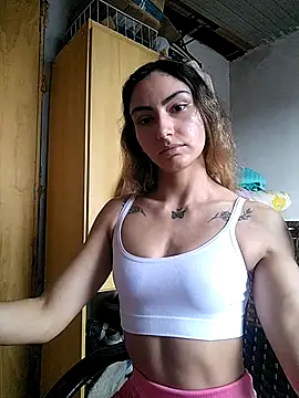 Larinhacat online show from 17, 2, 2026