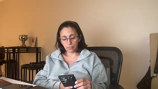 Snapshot of latinamom54 chatting on 2, 3, 2026 latinamom54 online show from 2, 3, 2026