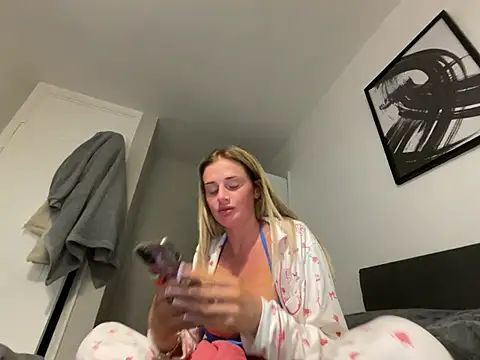 Snapshot of jadey19x chatting on 19, 2, 2026 jadey19x online show from 19, 2, 2026