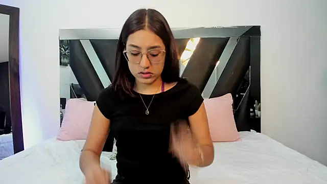 Snapshot of Mia_Iron chatting on 19, 5, 2026 Mia Iron online show from 19, 5, 2026