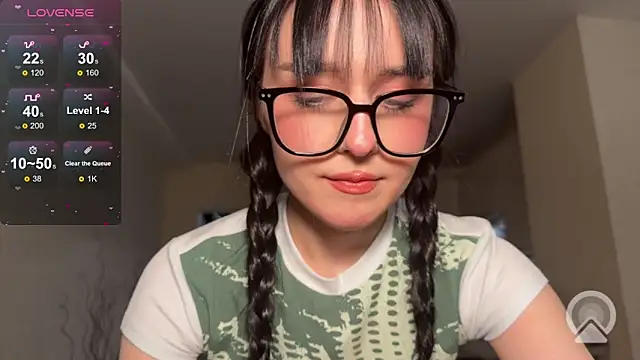 Snapshot of alicelanei chatting on 7, 4, 2026 alicelanei online show from 7, 4, 2026