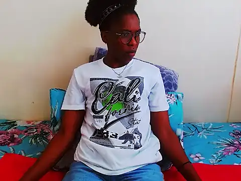 Snapshot of ChocoSlenderXXX chatting on 28, 4, 2026 ChocoSlenderXXX online show from 28, 4, 2026