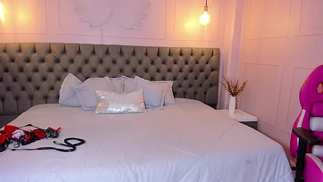 Snapshot of hillary_bigbutt chatting on 25, 2, 2026 hillary bigbutt online show from 25, 2, 2026