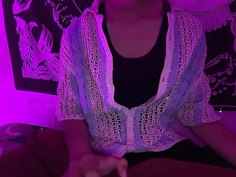 Snapshot of Robyne_xx chatting on 17, 2, 2026 Robyne xx online show from 17, 2, 2026