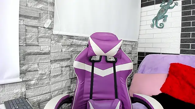 Snapshot of Sienna_Lux01 chatting on 3, 3, 2026 Sienna Lux01 online show from 3, 3, 2026