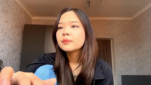 Snapshot of RegenaLandauer chatting on 23, 2, 2026 RegenaLandauer online show from 23, 2, 2026