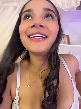 Snapshot of AlessiaVallmont chatting on 15, 7, 2026 AlessiaVallmont online show from 15, 7, 2026