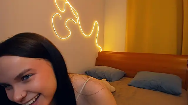 LeilaErcolani online show from 10, 3, 2026