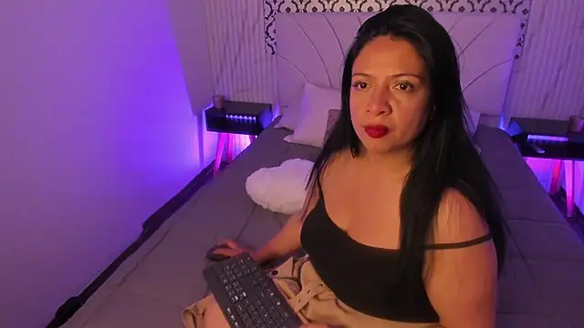 Snapshot of Renatta_Milly chatting on 18, 2, 2026 Renatta Milly online show from 18, 2, 2026