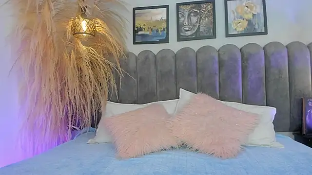 Snapshot of Bella__Peach chatting on 1, 5, 2026 Bella Peach online show from 1, 5, 2026