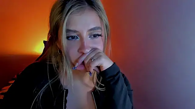 saradiazxxx online show from 29, 3, 2026