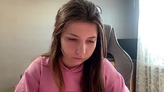 Snapshot of LunnaBliss chatting on 15, 5, 2026 LunnaBliss online show from 15, 5, 2026
