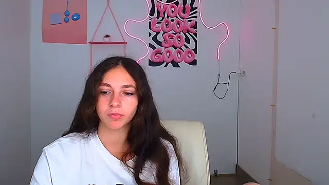KissMeJulia online show from 4, 8, 2026